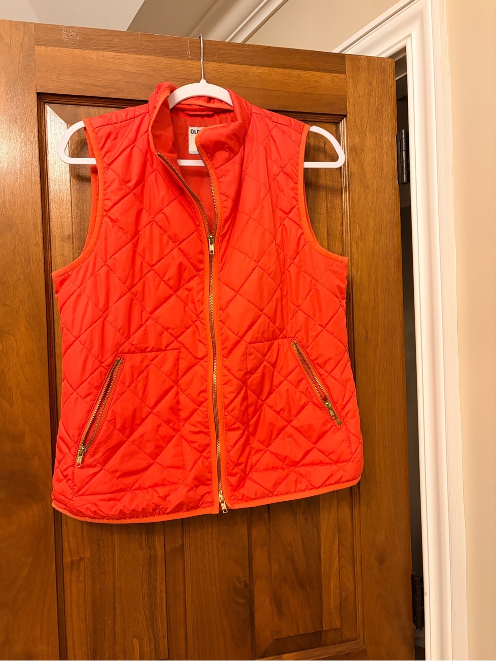Old Navy Quilted Sleeveless Vest in Bright Coral-Orange